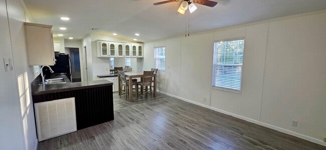 Building Photo - 125 N Patrick St