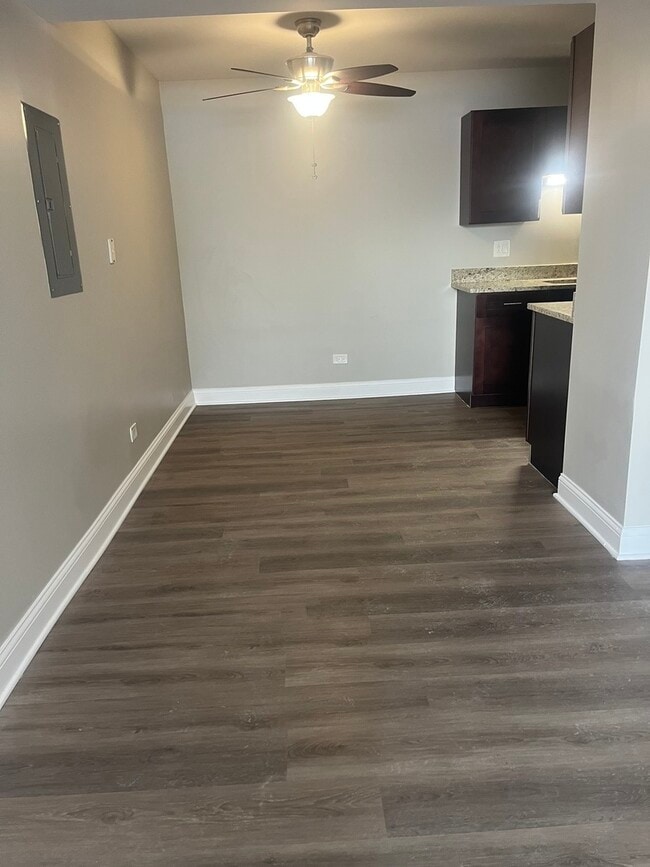 Building Photo - 10640 Brooks Ln