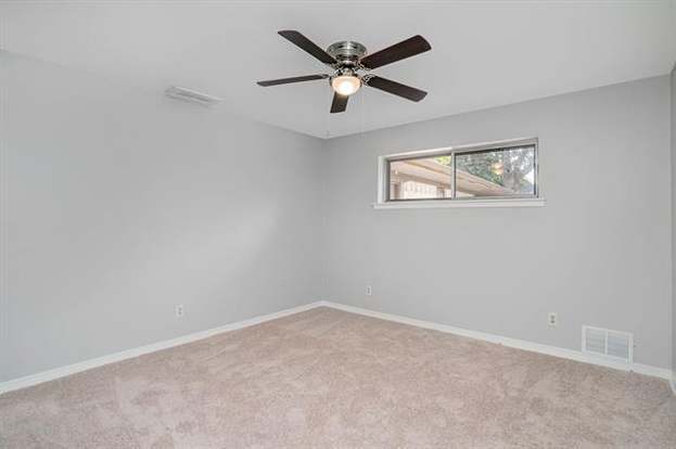 Building Photo - 2913 Ridgedale Dr