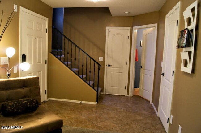 Building Photo - 5713 S 21st Pl