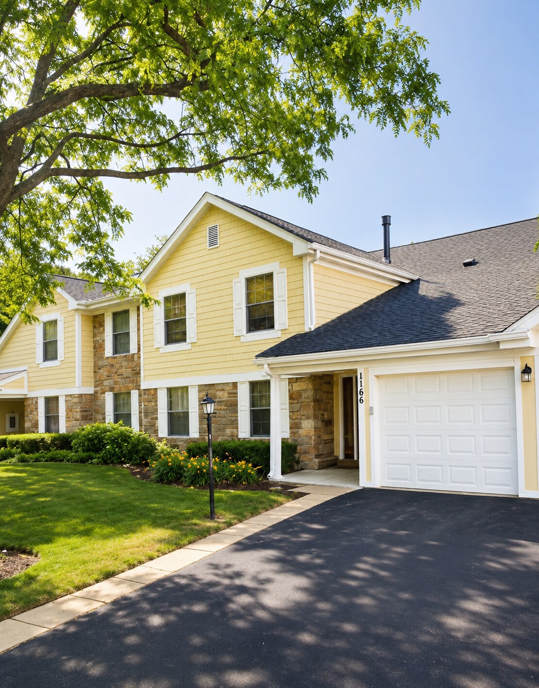 Building Photo - 1166 Middlebury Ln