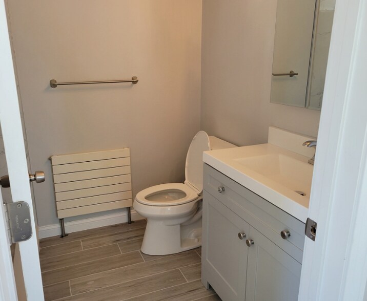 Building Photo - 17 Piermont St