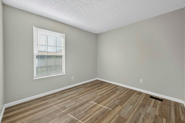 Building Photo - 8472 Kingsley Dr