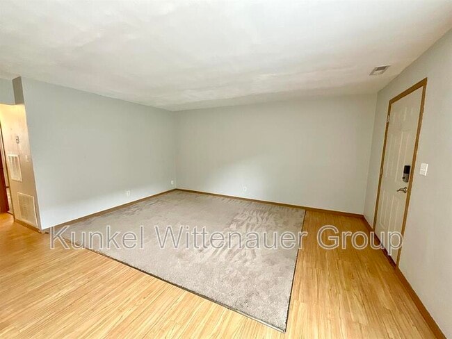 Building Photo - 1804 Jamestown Rd