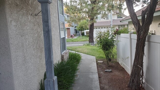 Building Photo - 26721 Linnet Ct