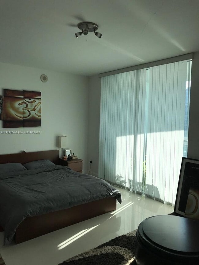 Building Photo - 90 SW 3rd St