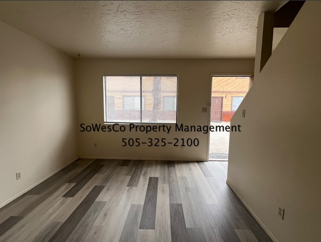 Building Photo - Newer flooring & Paint; 2 Bedroom 1.5 Bath...