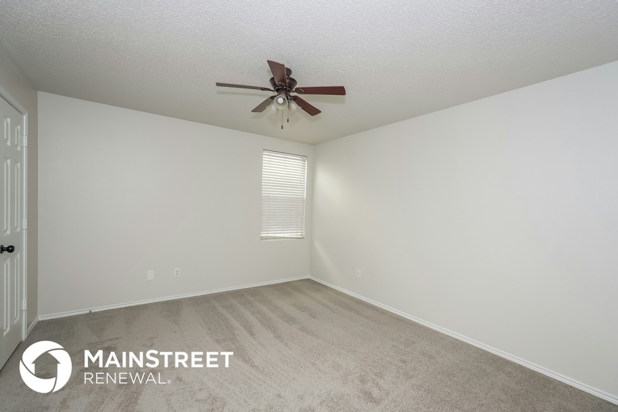 Building Photo - 1916 Lariat Dr