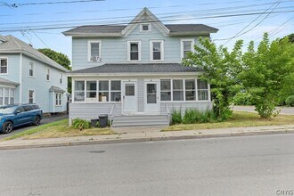 Building Photo - 107 Center St