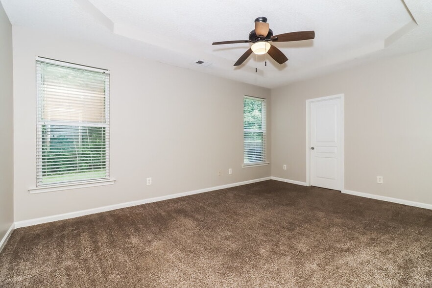 Building Photo - 468 Darbys Run Ct