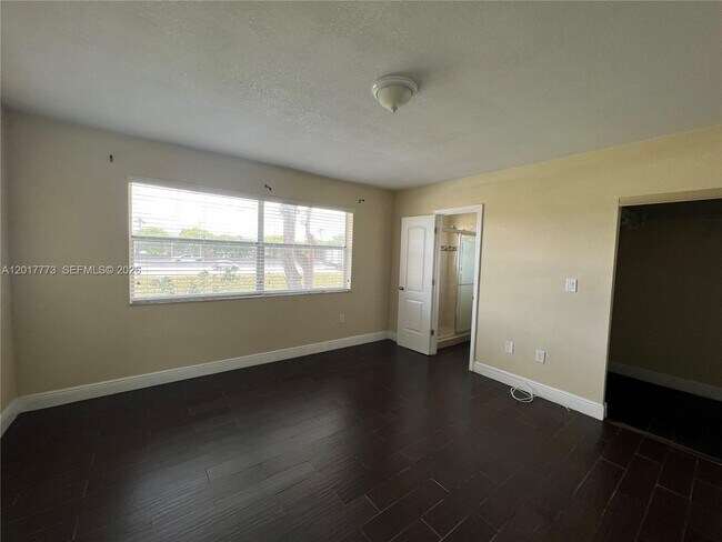 Building Photo - 7106 NW 169th St
