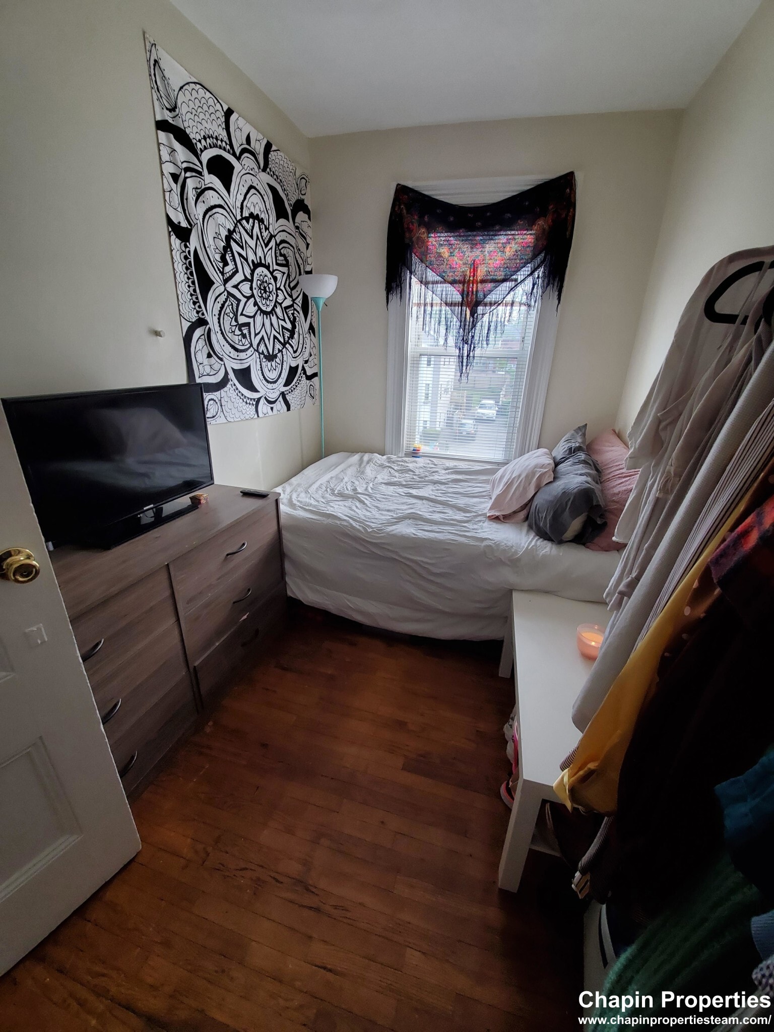 Building Photo - 40 Forest St