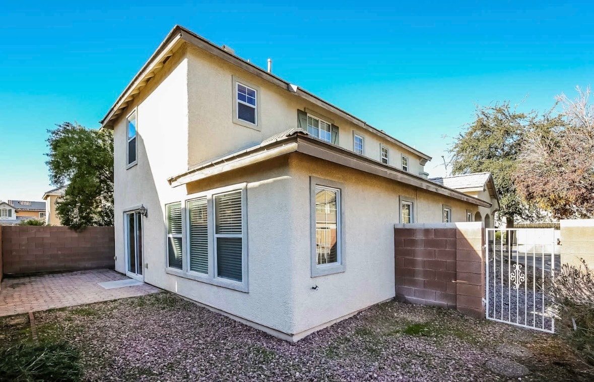 Building Photo - 5024 Valley Dr