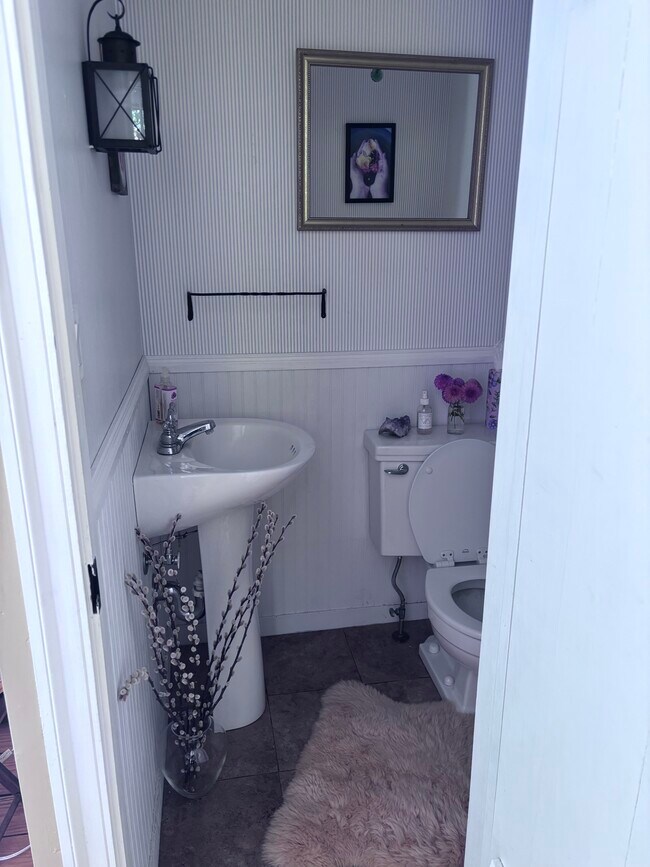 Building Photo - 19 Duncaster Ln