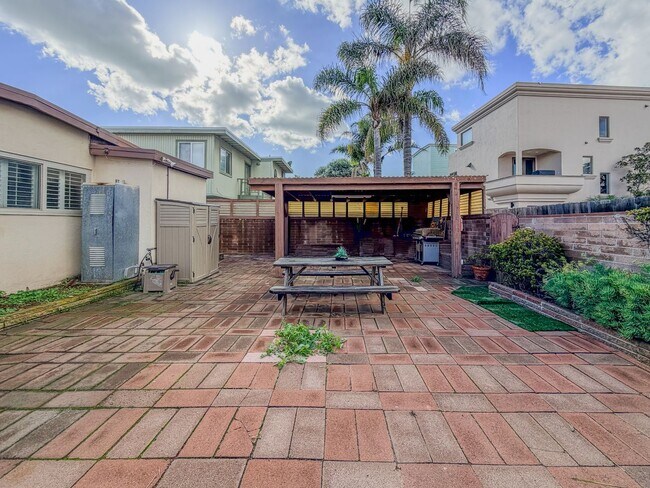 Building Photo - 1065 Belfast Ln