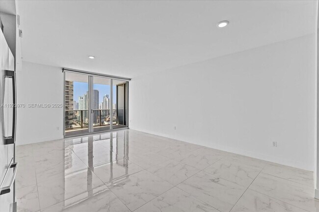 Building Photo - 488 NE 18th St