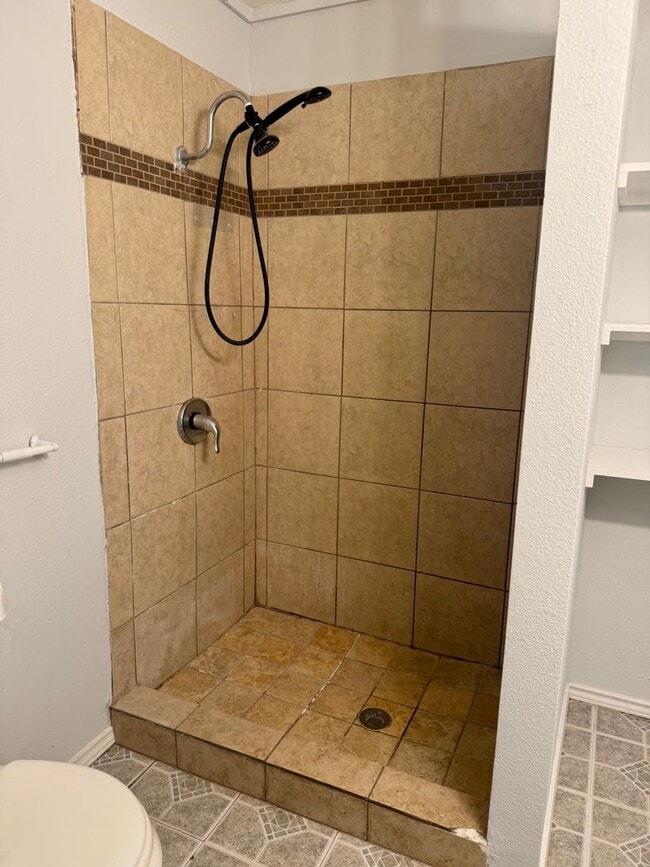 Building Photo - Cute 3/1 Home Available for Immediate Move...