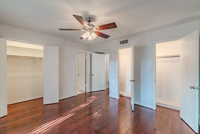 Building Photo - 6106 Averill Way