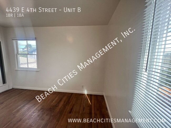 Building Photo - Cute One Bedroom Blocks Away from Beach an...