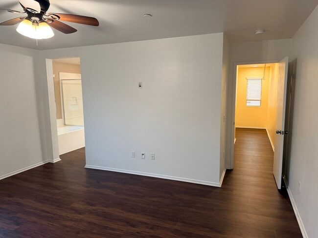 Building Photo - Estrella home for rent!