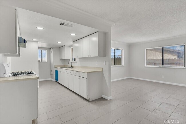 Building Photo - 8922 I Ave
