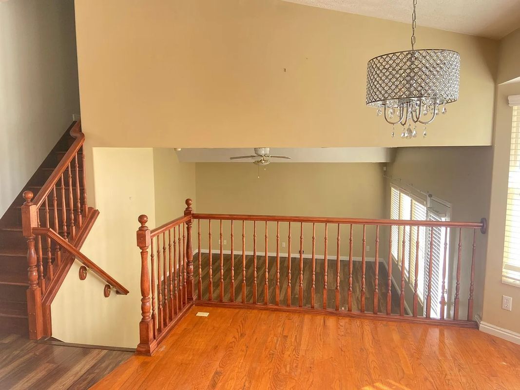 Building Photo - 1631 W Turin Dr