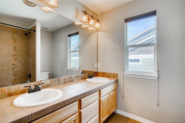 Building Photo - "Spacious 5-Bed Haven in Parker, CO - 2.5 Baths & 2,799 Sq Ft of Comfort!"