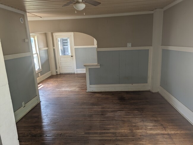 Building Photo - 1033 Myers Ave