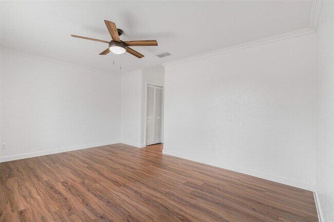 Building Photo - 8000 Manassas Dr