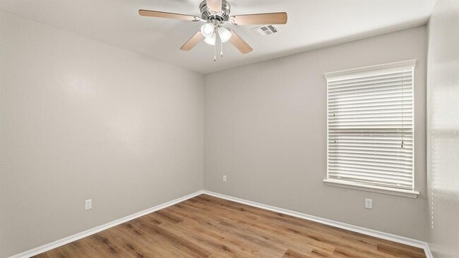 Building Photo - 621 Christian Ln