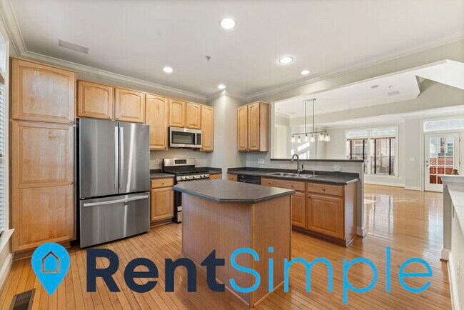 Building Photo - 3631 Madison Ln