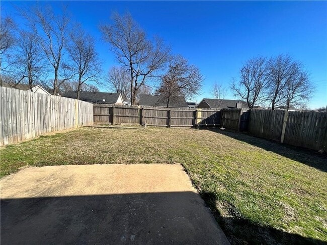 Building Photo - 650 Appleridge Dr