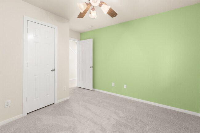 Building Photo - 3334 Clearview Villa Way