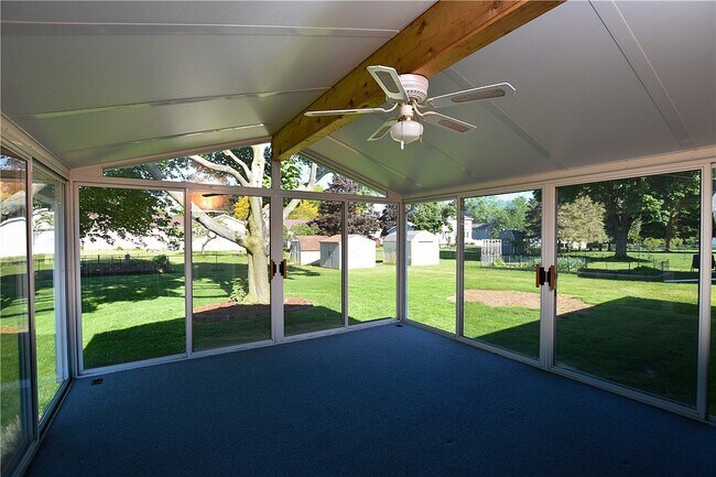 Building Photo - 106 Castle Grove Dr