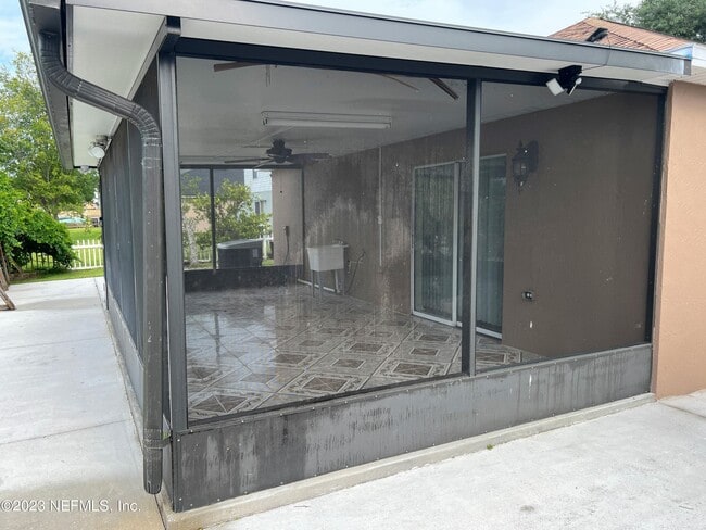 Building Photo - 6580 Gentle Oaks Dr N