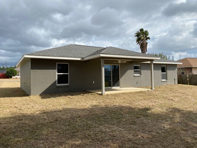 Building Photo - 3/2/2 Silver Spring Shores **Won't Last***