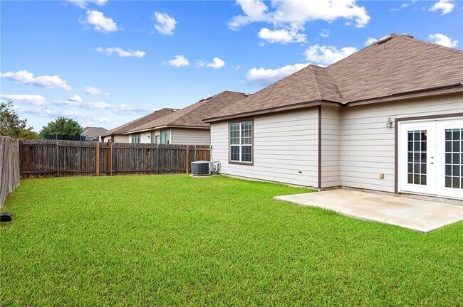 Building Photo - 534 Apricot Dr