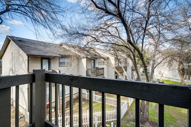 Building Photo - RIVER CROSSING ATX - 2BD/2.5BA - TOWNHOUSE - NEAR DOWNTOWN - NEW INTERIOR - $1495