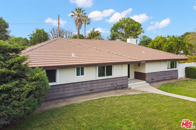 Building Photo - 17633 Nordhoff St