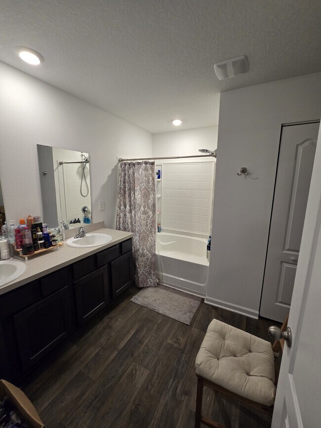 Building Photo - 108 Landing Blvd