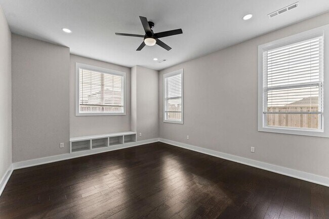 Building Photo - 3505 SW Radiance Ave