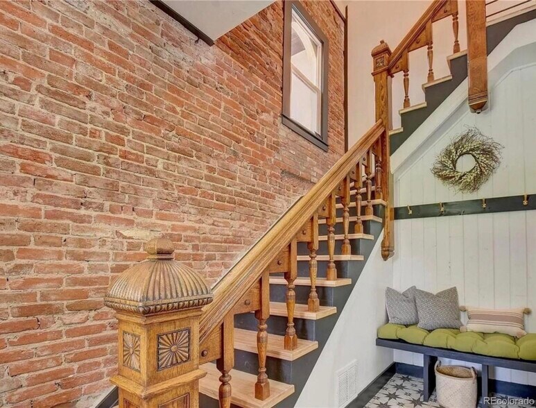 Building Photo - 2126 Grove St