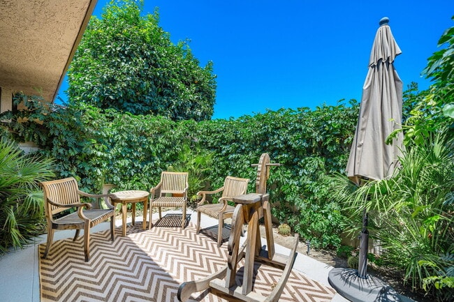 Building Photo - 76 Princeton Dr