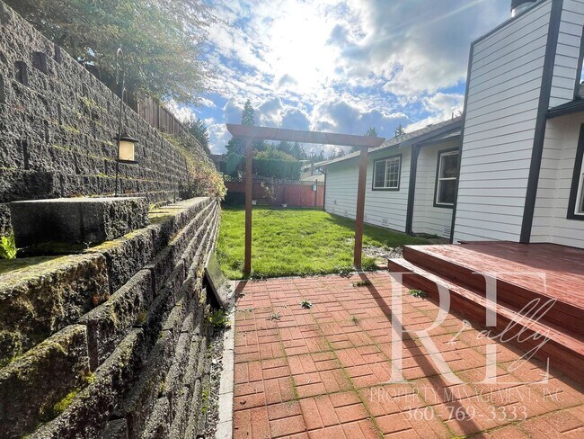 Building Photo - Stunning Rambler