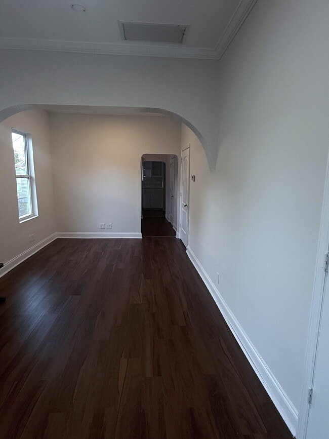 Building Photo - 3 Bedroom and 1 Bath