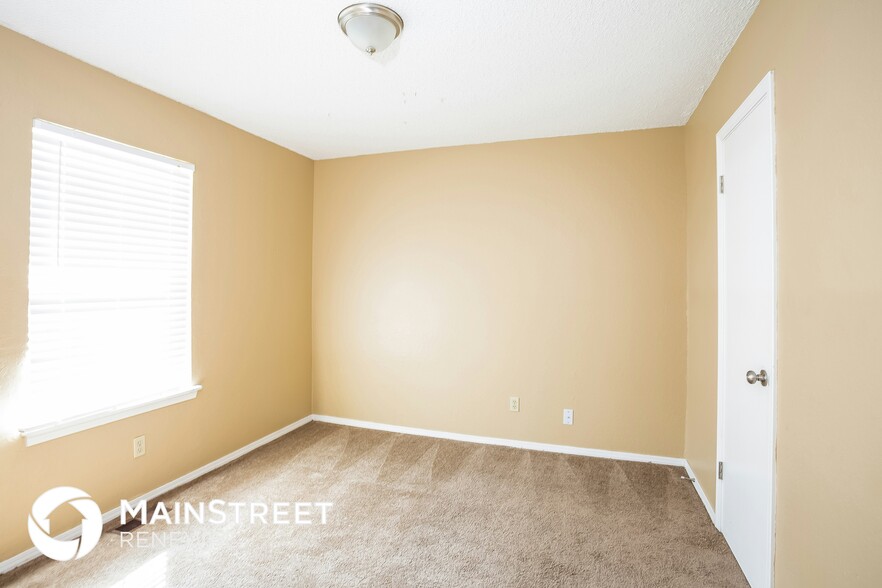Building Photo - 8412 Breezewood Dr
