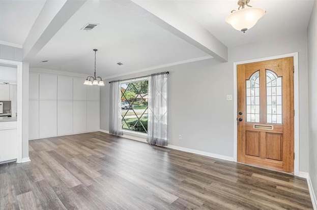 Building Photo - 2913 Ridgedale Dr