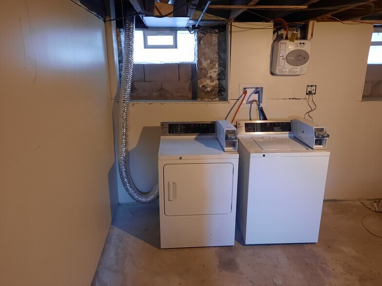 Basement Laundry - 257 W Utica St