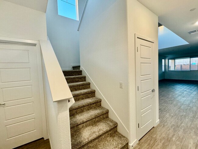 Building Photo - AVAILABLE 7/1/26 - ALMOST NEW 4 BEDROOMS, 3.5 BATHS, UPSTAIRS LOFT, 2 CAR GARAGE BY LENNAR HOMES ...