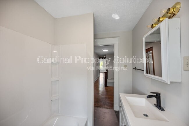 Building Photo - 1227 Woodside Blvd